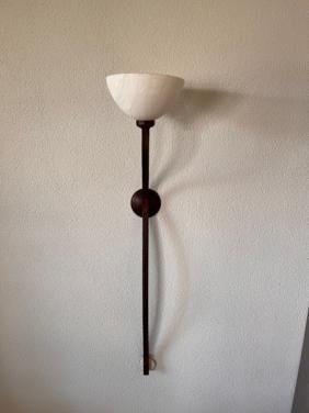 Twee wandlampen albast