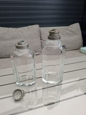 2 x zware sehall Rein- Zinn tin  flessen