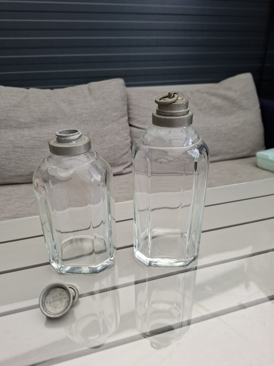2 x zware sehall Rein- Zinn tin  flessen