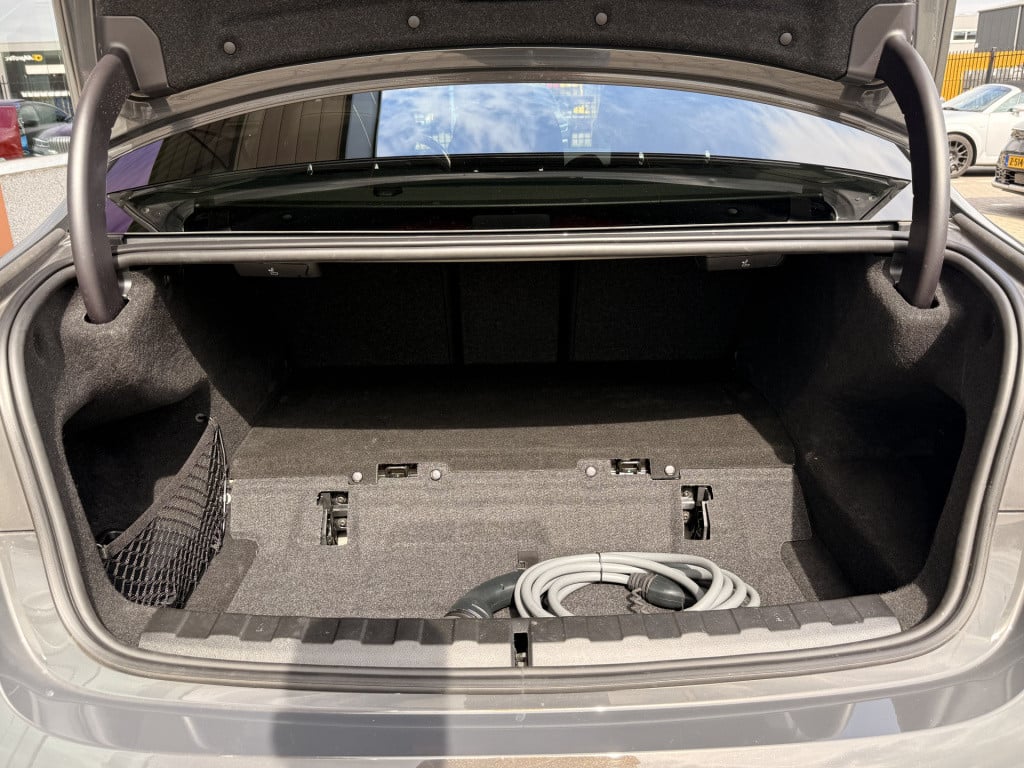 BMW 3-serie 330e | m-sport | harman kardon | pano | cruise | stoelverwarmin