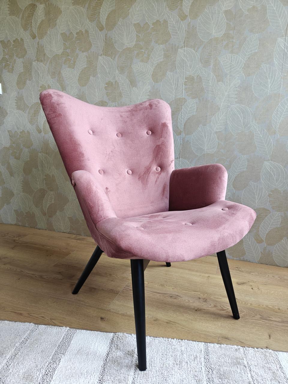 Grote roze oorfauteuil in zeer nette staat!