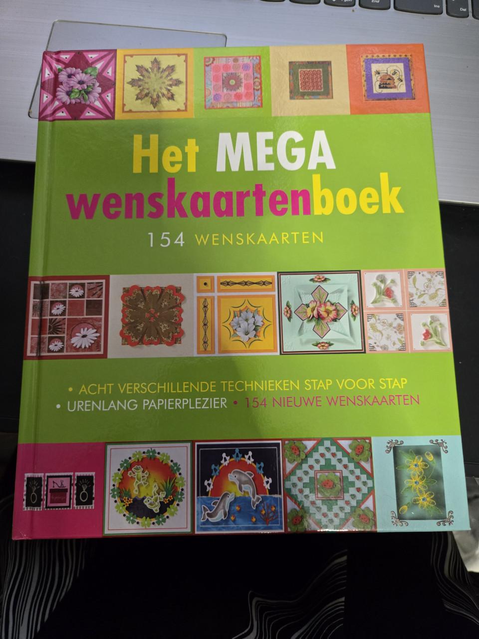 Het MEGA wenskaartenboek met 154 ideeën om zelf wenskaarten te maken