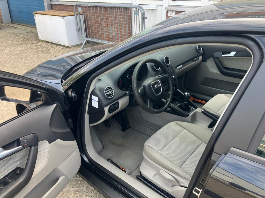 Audi A3 sportback 1.6 attraction business edition cruisse clima