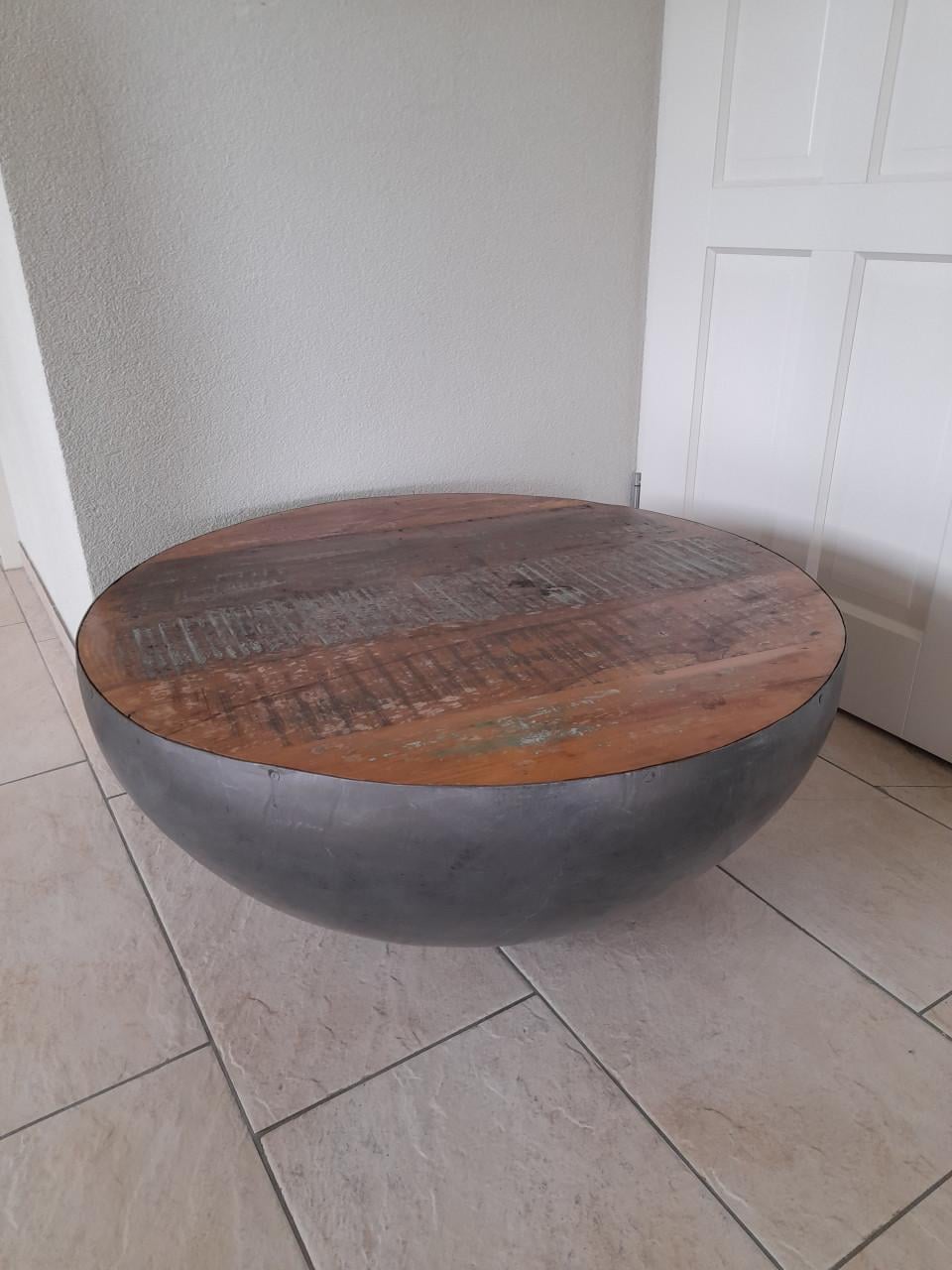 Super gave  design salon tafel 90 x 40H ( in goede nette staat)