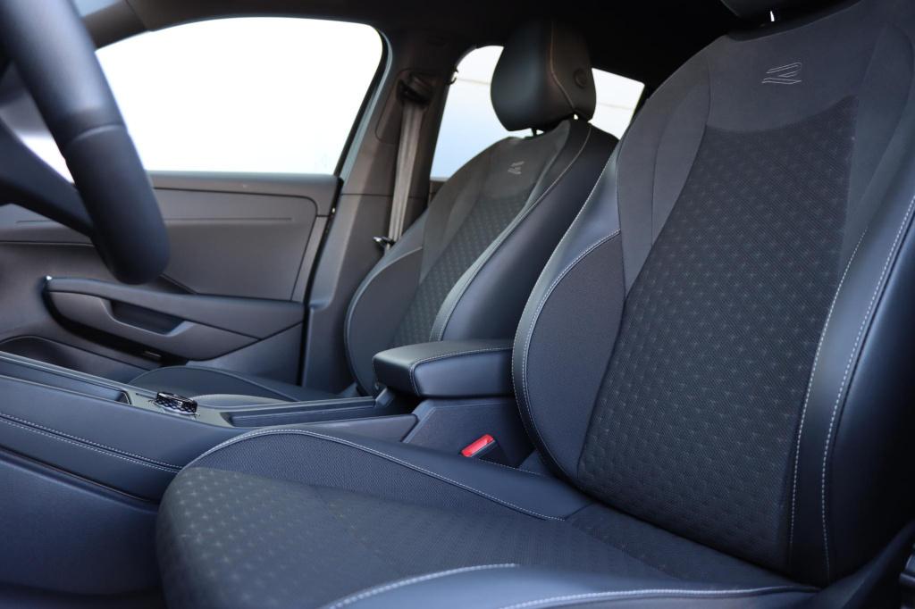 Volkswagen T-roc 1.5 etsi r-line first edition 150pk dsg7