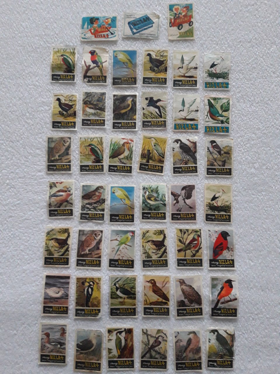 Plaatjes luciferdoosjes o.a. steden,molens, vlaggen, rookwaren, mode e.d.