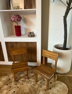 Opgeknapte vintage kinderstoeltjes