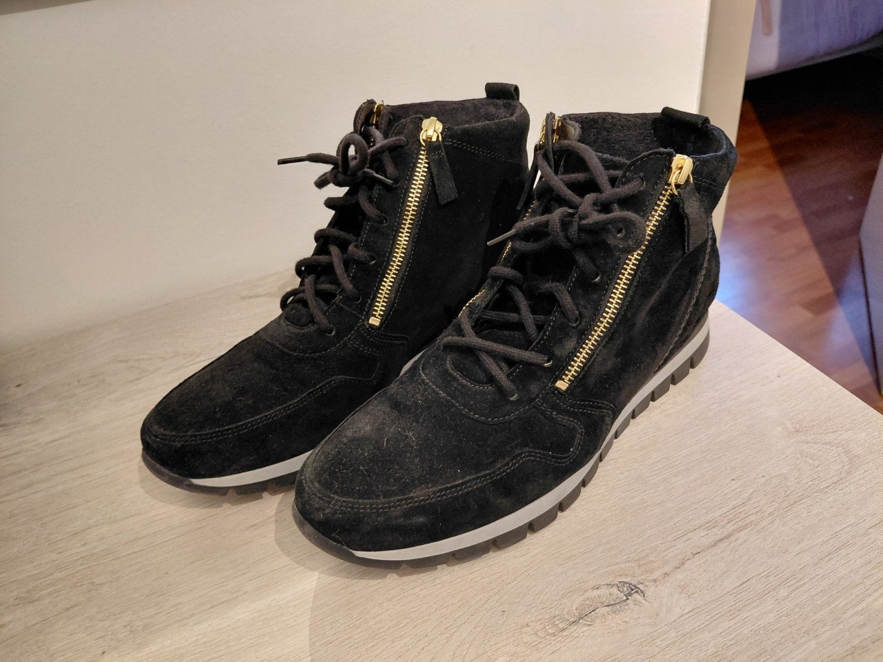 Zwarte suède schoenen