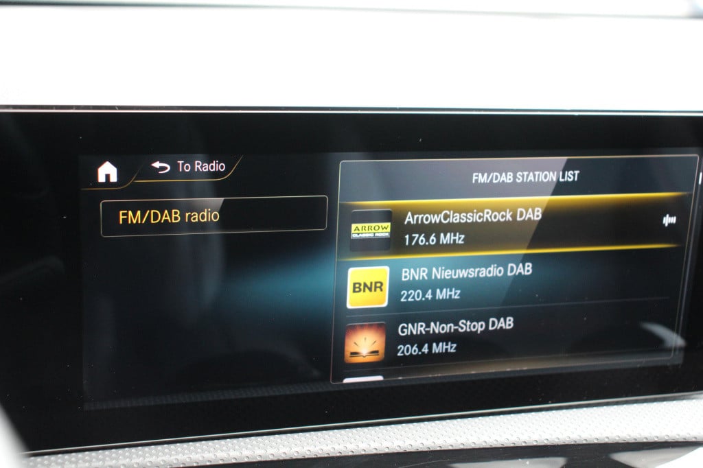 Mercedes-Benz Cla 220 4matic premium plus amg | pano | memory | acc | camer