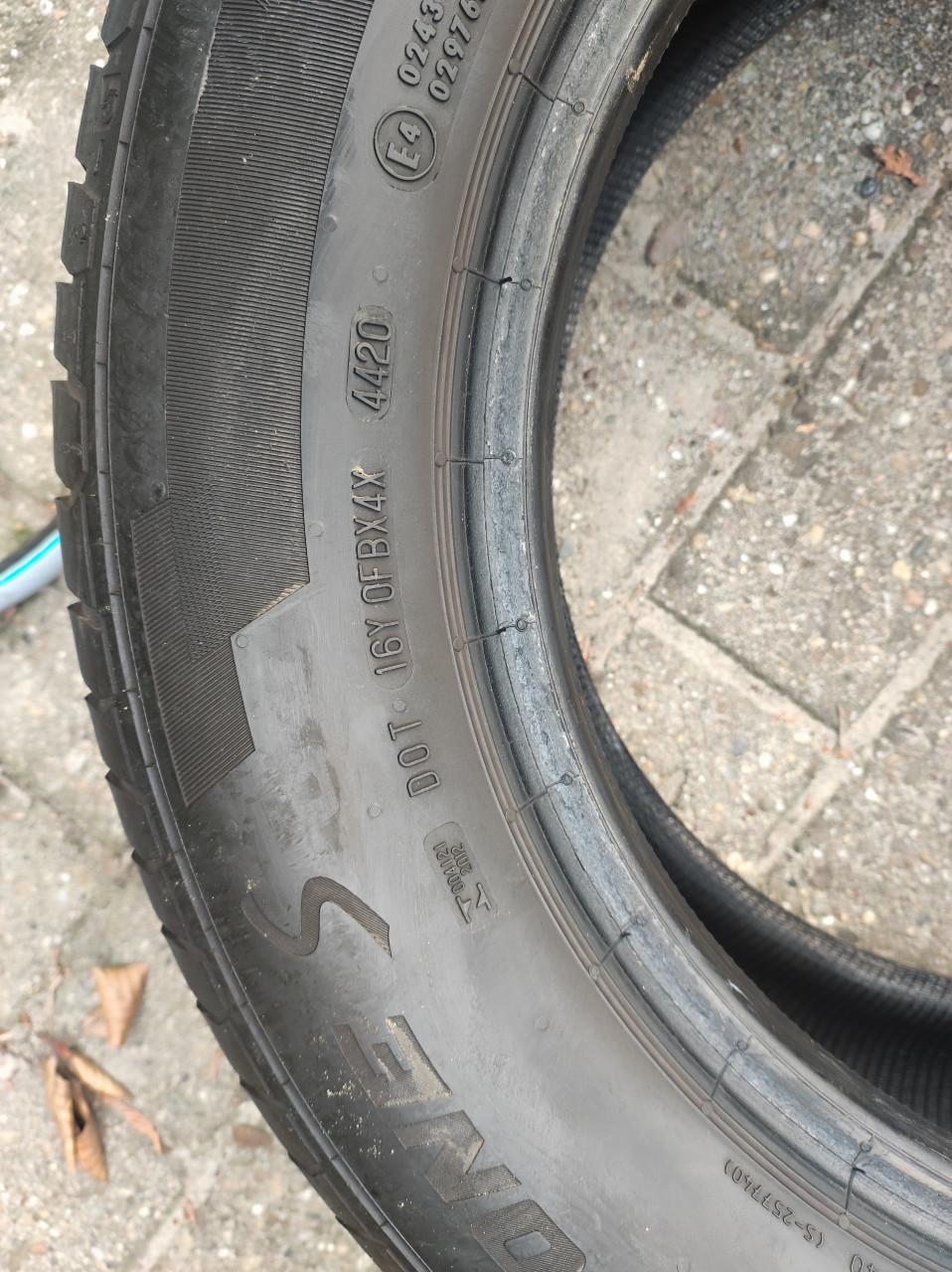 Twee General Altimax One zomerbanden