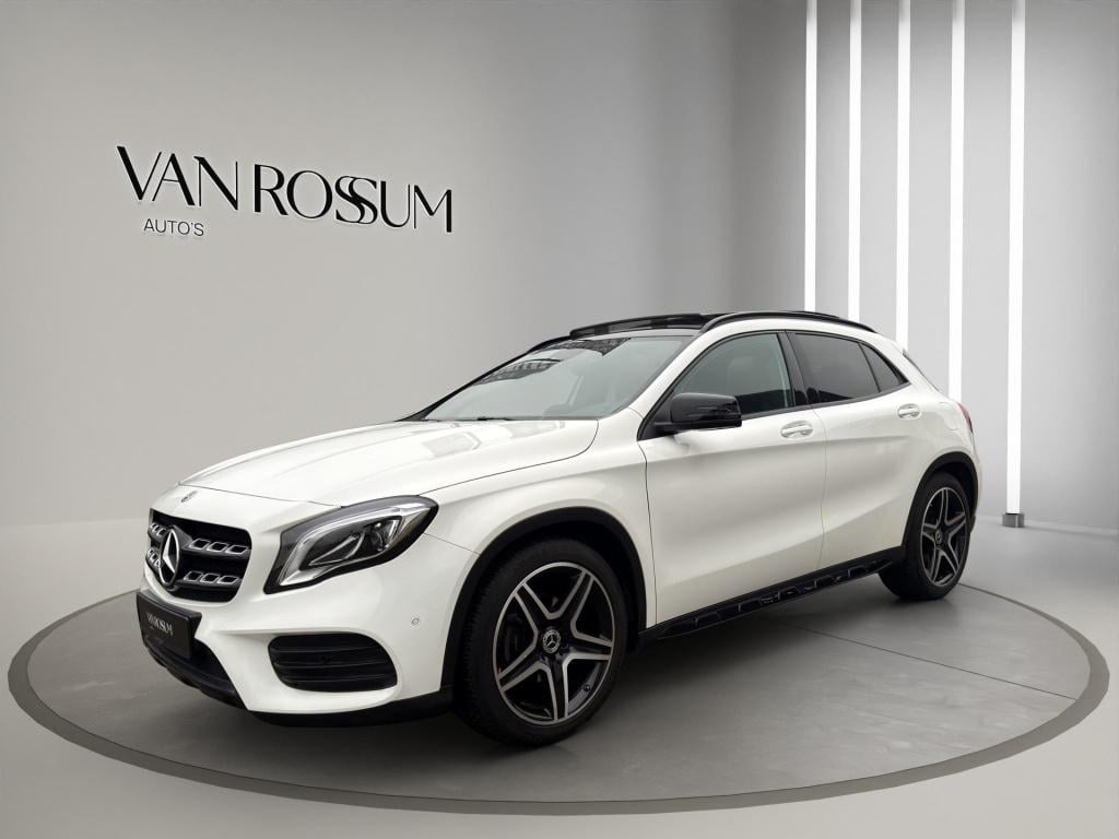 Mercedes-Benz Gla-klasse 180 business solution amg pano camera clima