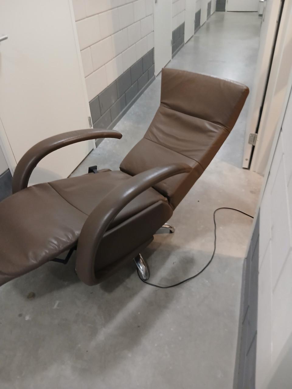 Mooie Leren fauteuil  Elekt