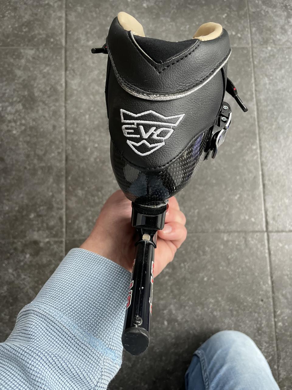 Evo Xenon maat 43 met Raps V8 klapschaats