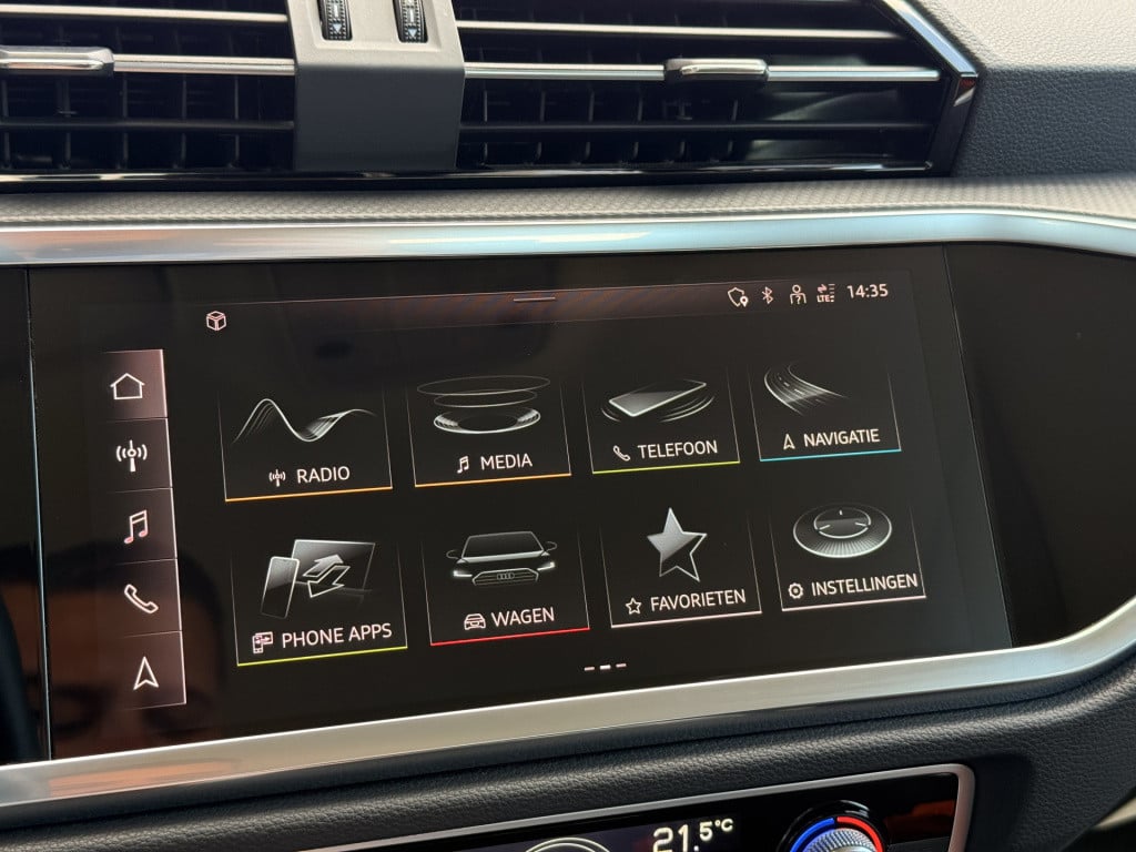 Audi Q3 sportback 45 tfsi e s-line | phev | matrix | stoelverwarming | digi