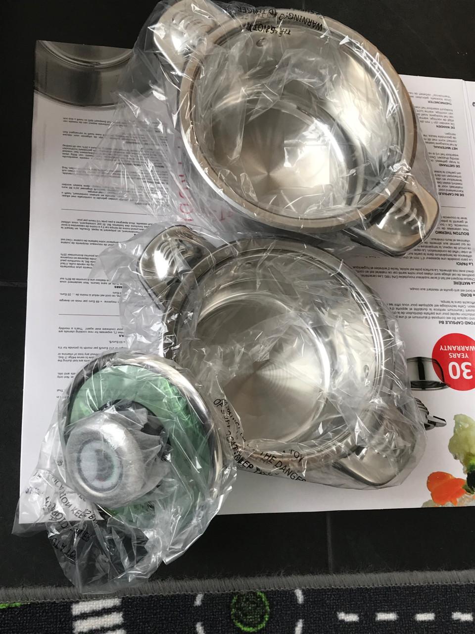 Pannenset 12 delig nieuw in de doos