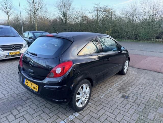 Opel Corsa 1.2-16v enjoy