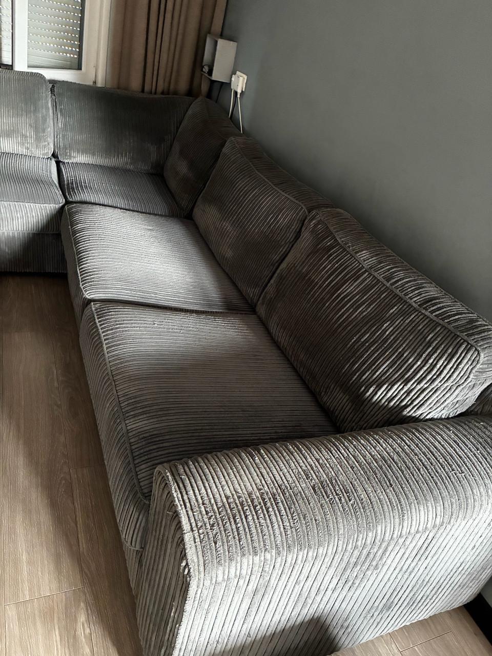 Te koop: royale hoekbank