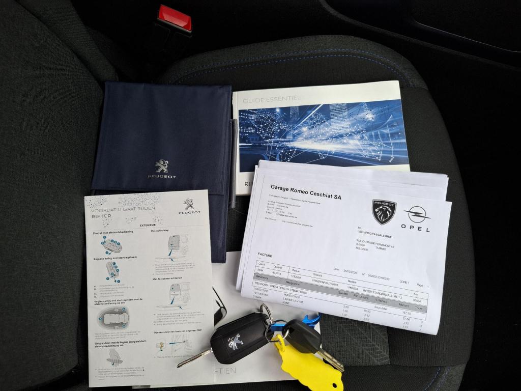 Peugeot Rifter mpv 110 allure navi/cam