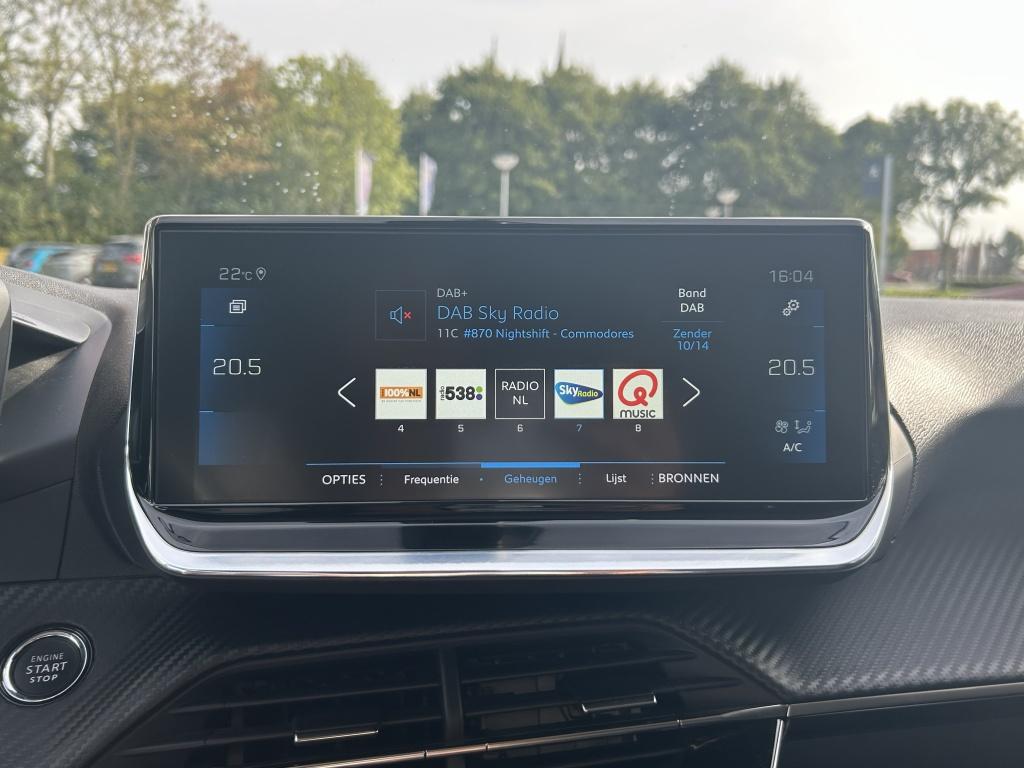 Peugeot 208 1.2 puretech 100pk eat8 allure pack 3d cockpit | apple carplay 