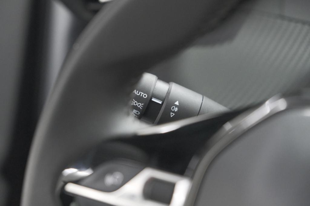 Peugeot 2008 puretech 100 active pack | allseason banden | parkeersensoren 