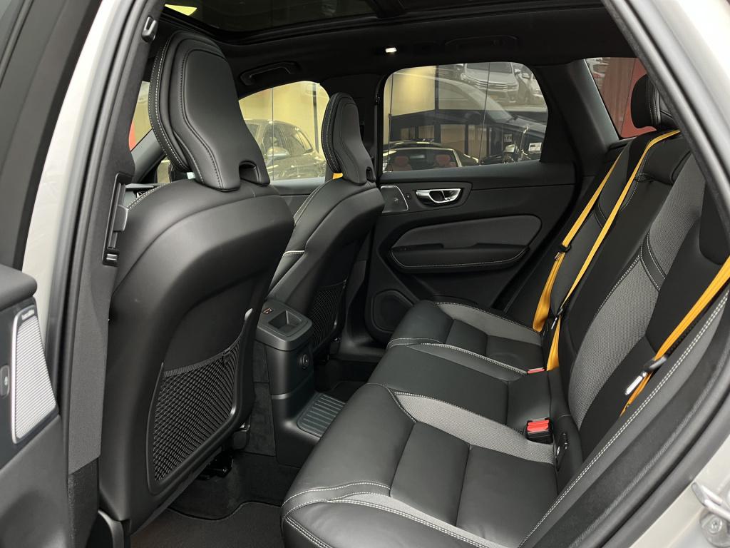 Volvo XC60 2.0 t8 plug-in hybrid awd polestar engineered | bowers&wilkins |