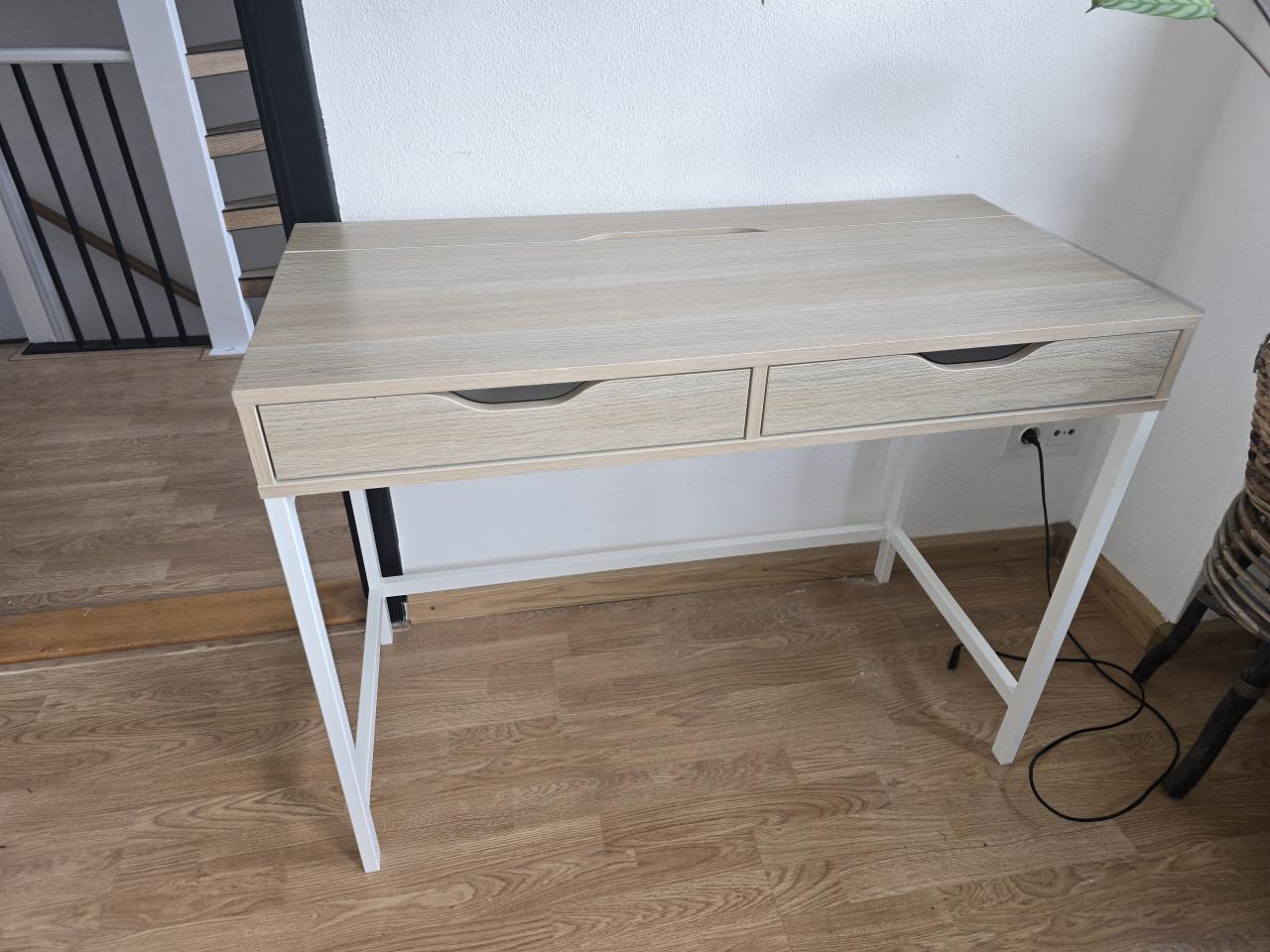 Nog nette kaptafel/bureau