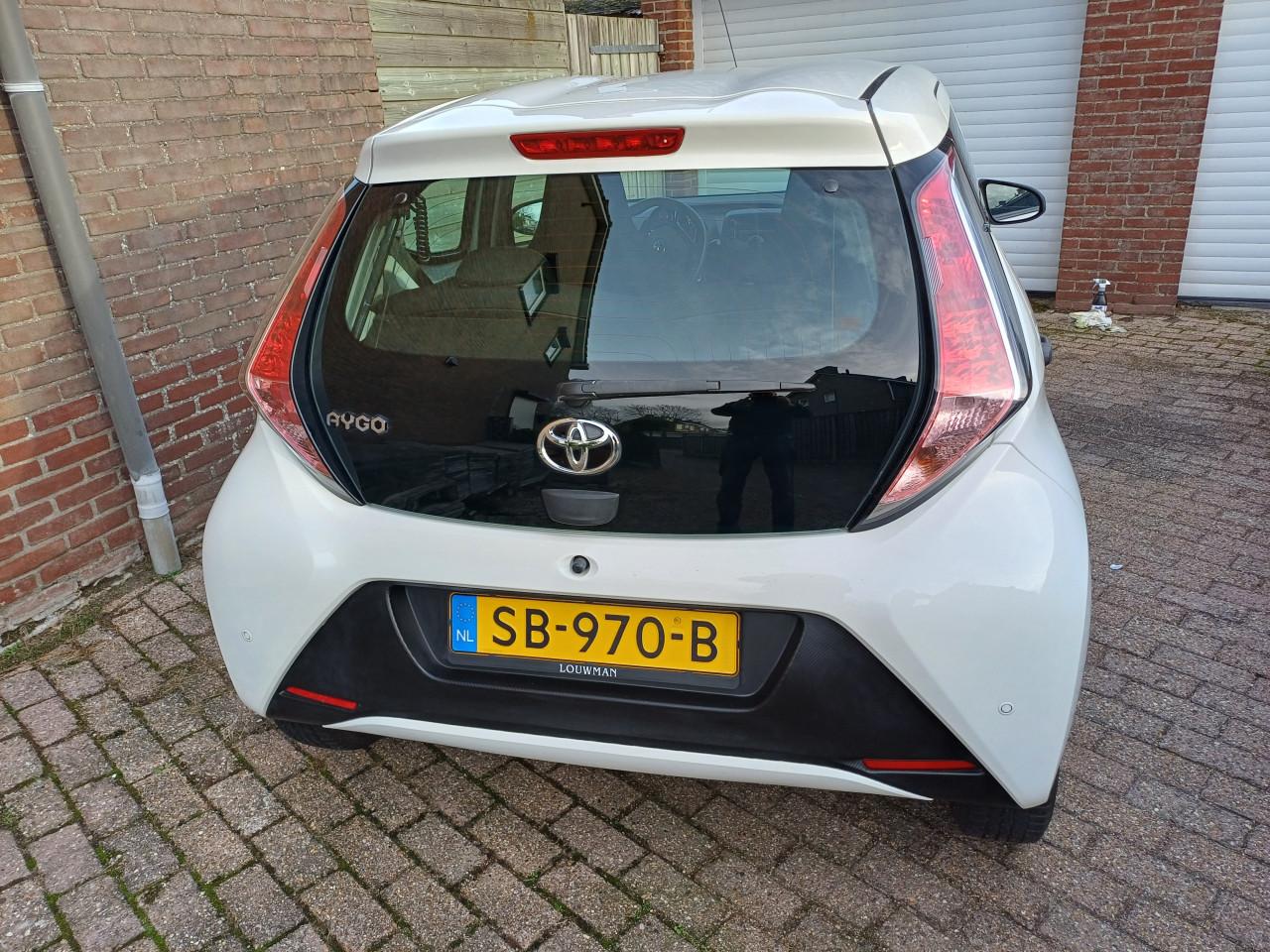 Mooie Toyota Ayco 1.0 VTT-i x-fun uit 2018 met maar 68.000 km