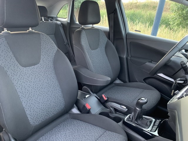 Opel Crossland X - v e r k o c h t