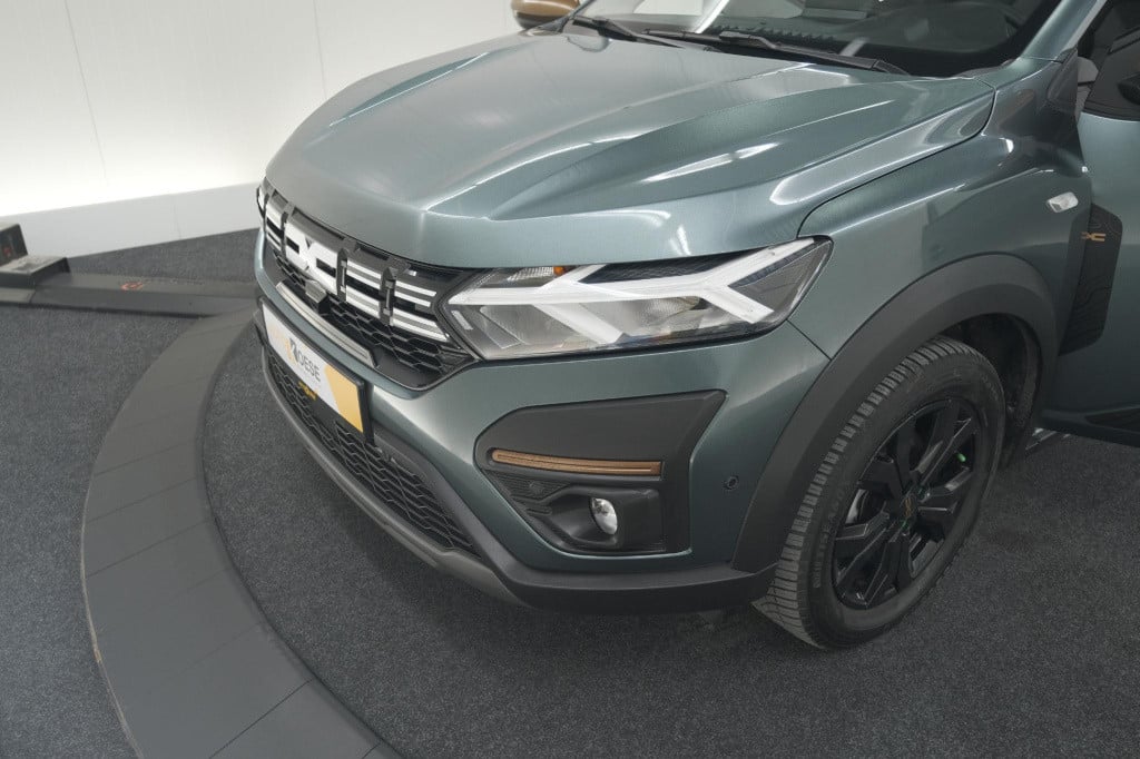 Dacia Jogger 1.6 hybrid 140 extreme | 5 zitplaatsen | trekhaak | camera | d