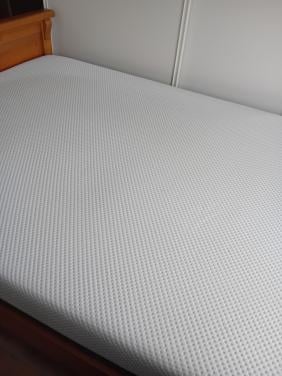 Massief bed met luxe bodems