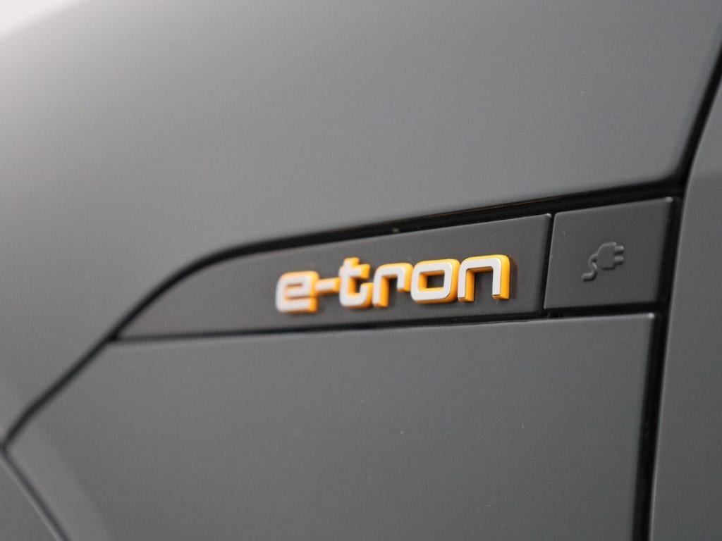 Audi E-tron 55 quattro business edition plus 95 kwh | automaat | leder | ap