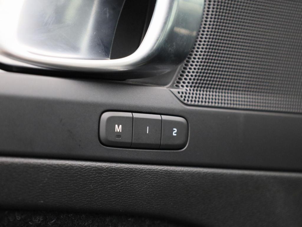 Volvo XC40 1.5 t5 recharge inscription expression | automaat | apple carpla