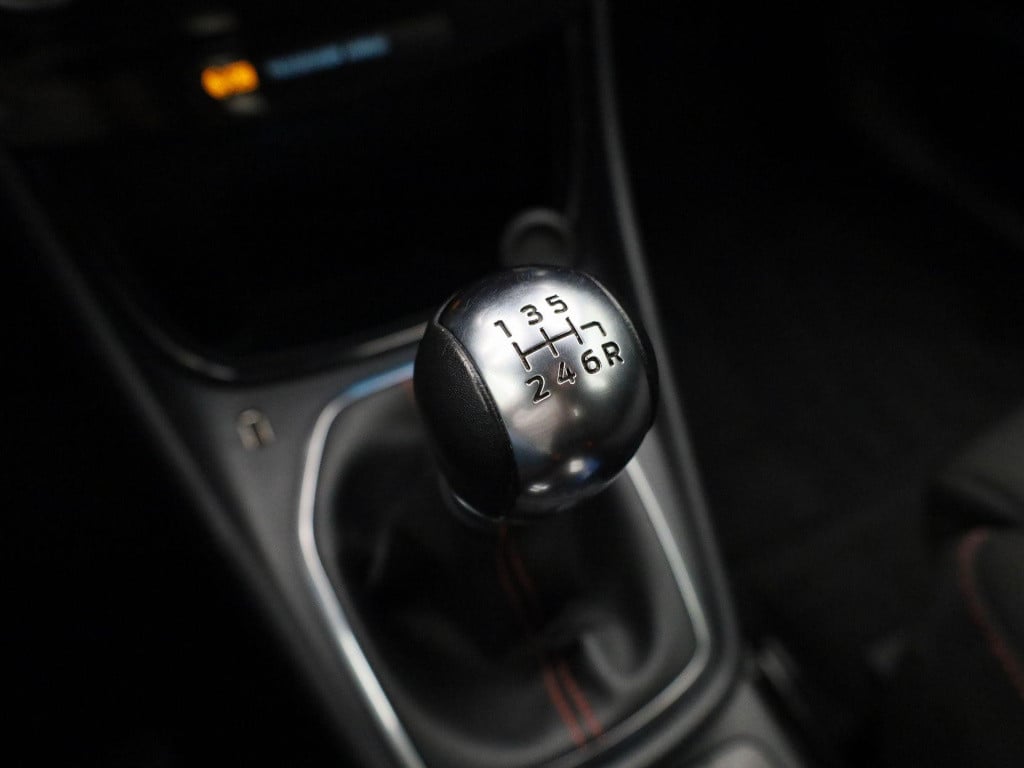 Ford Puma 1.0 ecoboost hybrid st-line | airco | cruise control | winterpakk