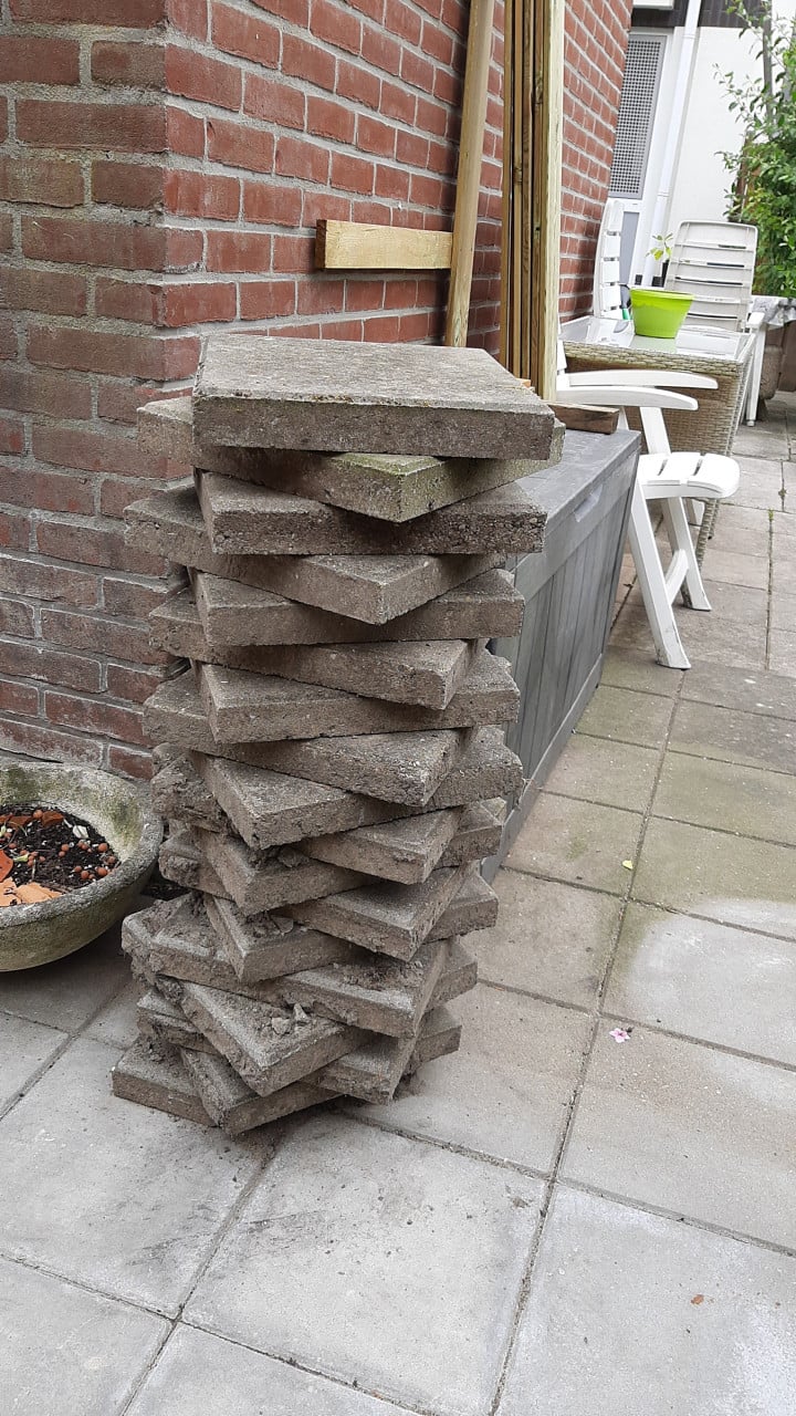 17 betonnen stoeptegels 30x30