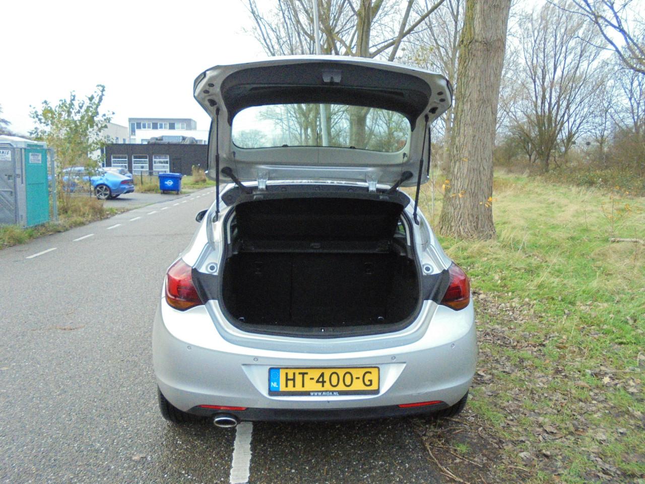 Astra 1.4 Turbo Sport uit 2010 / 140 Pk vol jaar APK bij aflevering € 2750