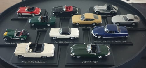 11 verschillende merken modelautootjes schaal 1:43