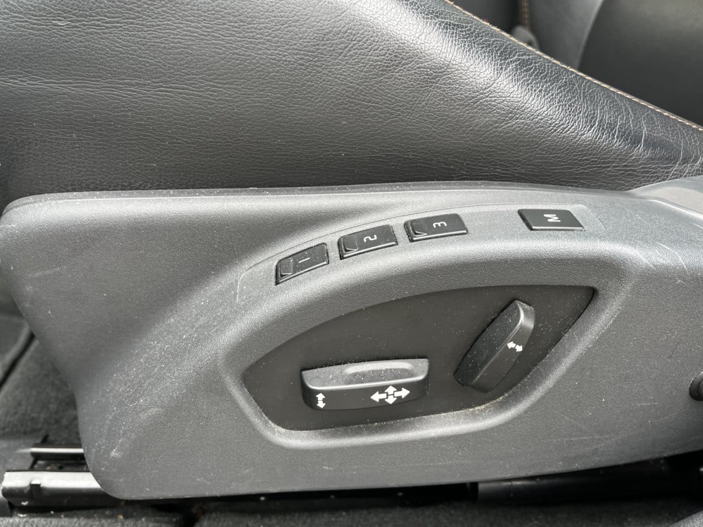 Volvo XC60 2.0 d4 fwd polar+ aut | leer | pano | zeer lage km. stand!