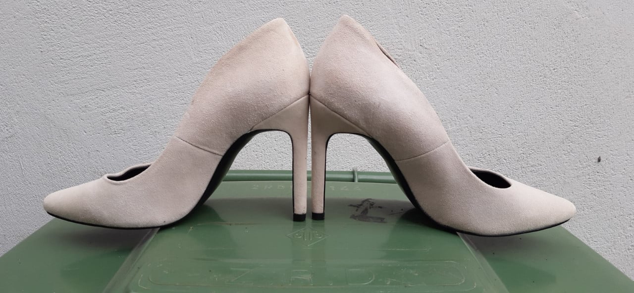 Pumps crème suède, maat 38