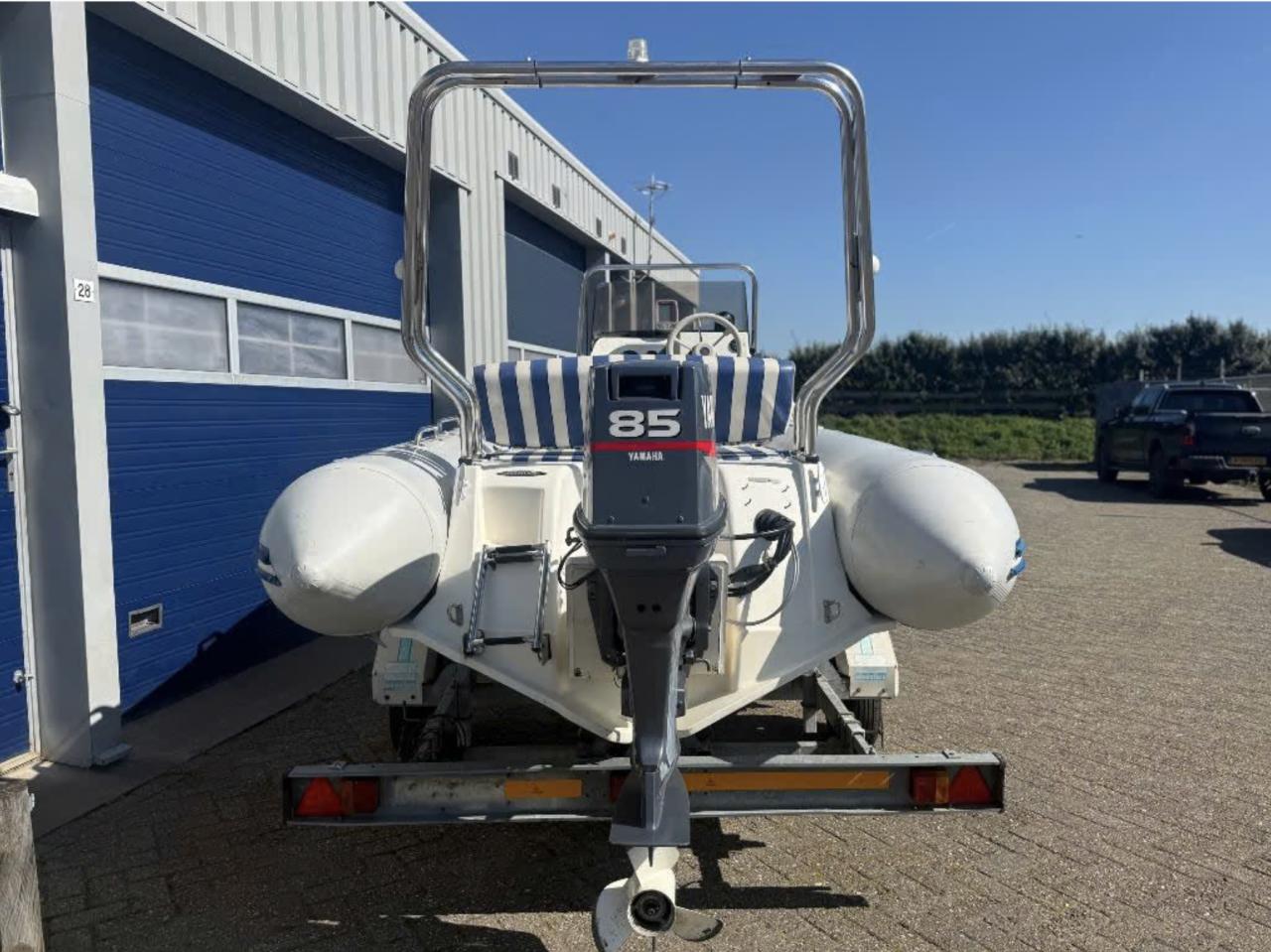 Zodiac Medline 470 met 85pk Yamaha.