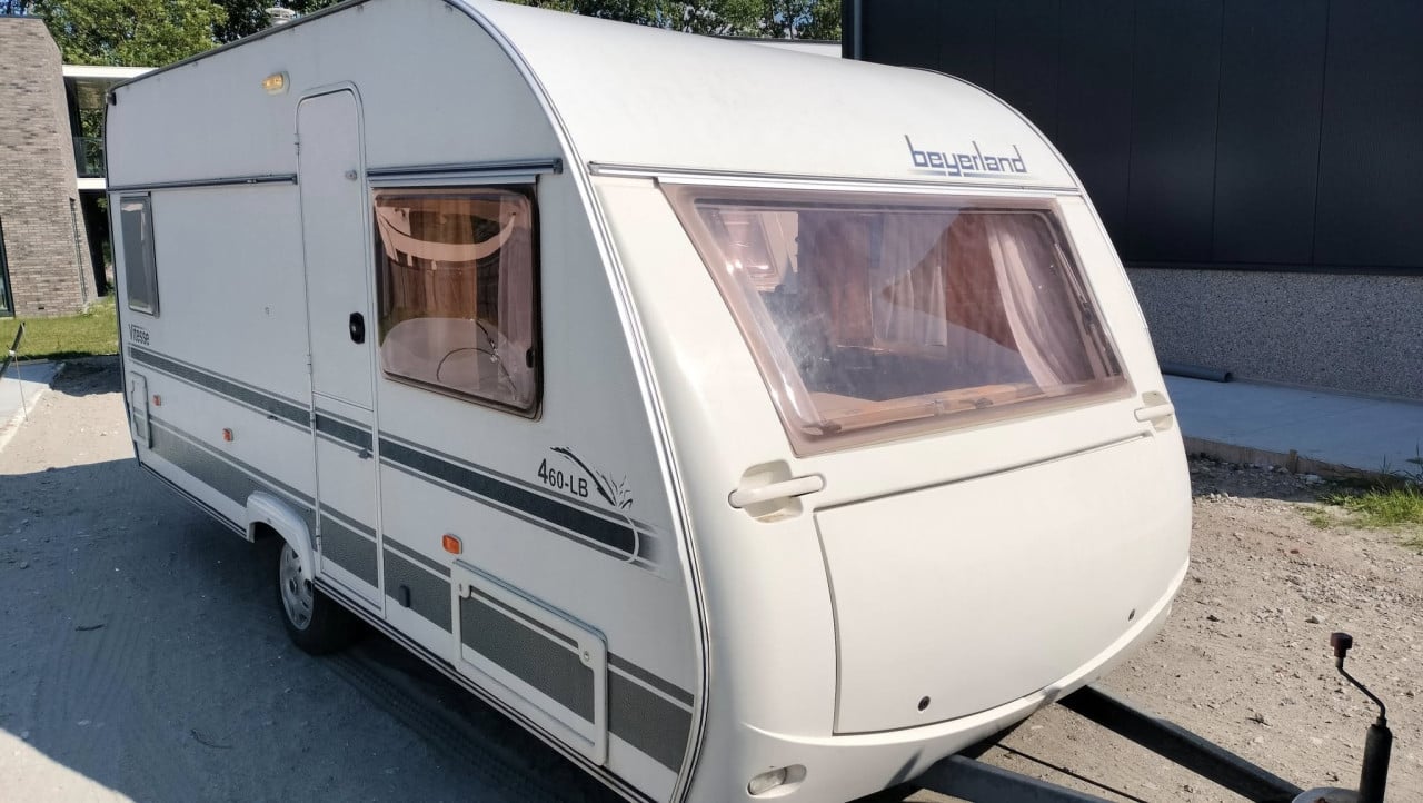 Beyerland 460 (2002) met voortent