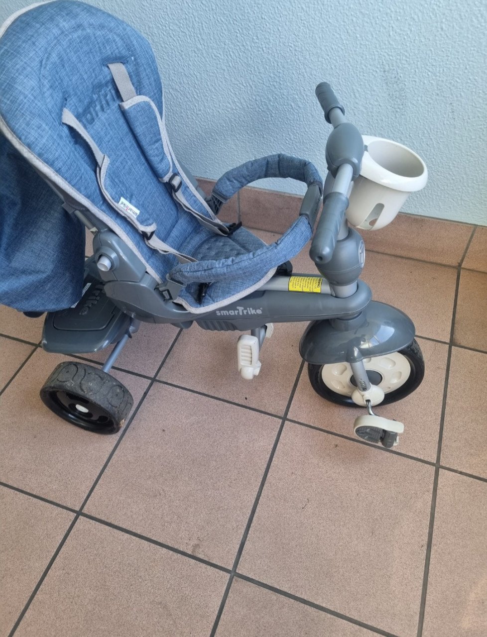 Prachtige blauwe SmarTrike driewieler, Smart Trike, duwstang. ZGAN!