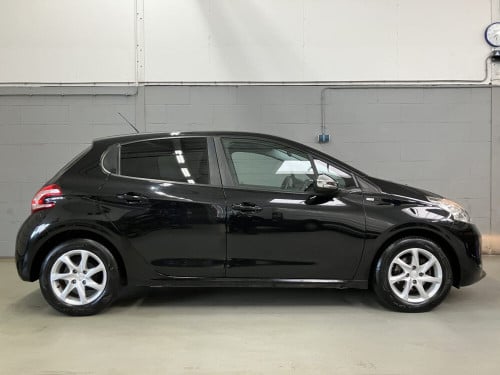 Peugeot 208 1.2 VTi Blue Lease