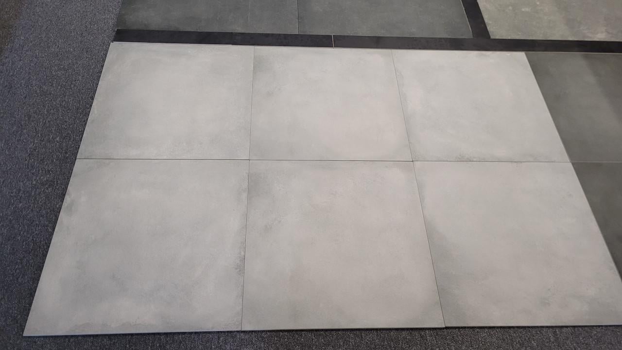3030-67 Grijze betonlook tegels, 61x61 cm, van € 49,95/m² voor