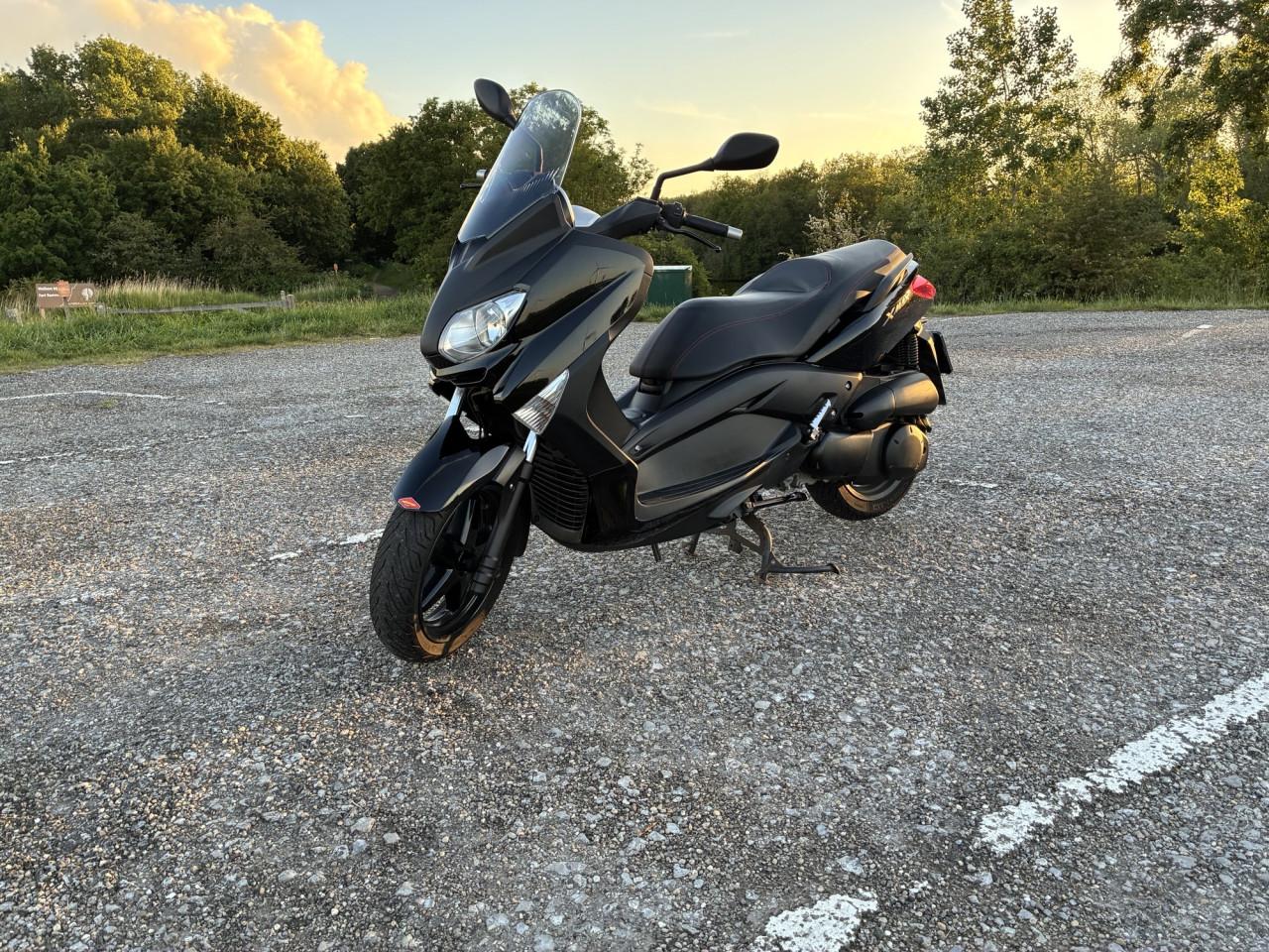 Yamaha X-max 250R Motorscooter met lage KM-stand
