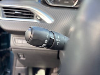 Peugeot 2008 1.2 puretech 110pk s&s urban cross