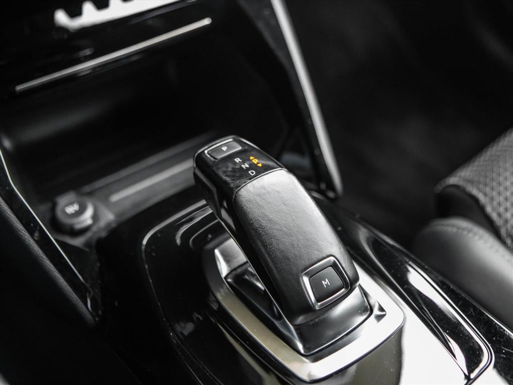 Peugeot 208 1.2 puretech 130pk gt automaat