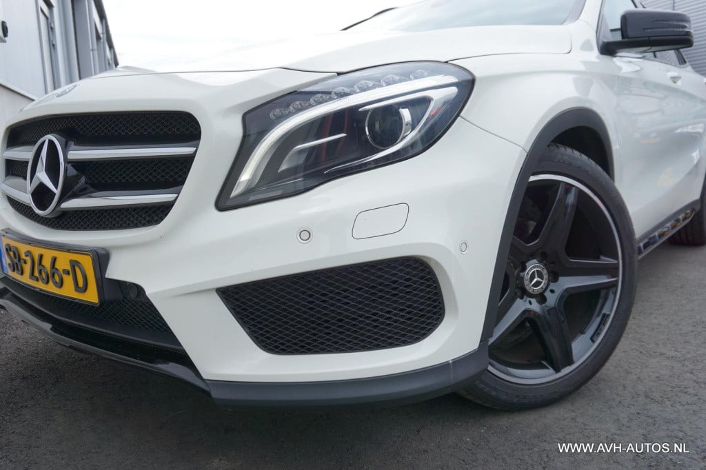 Mercedes-Benz Gla-klasse 180 business solution amg