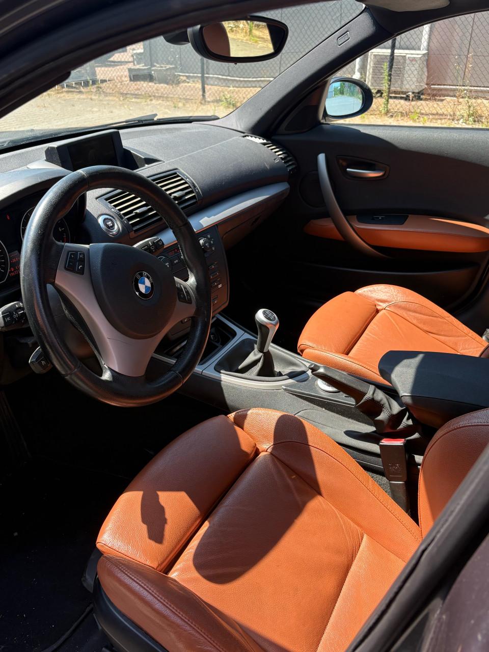 BMW 120i Grijs
