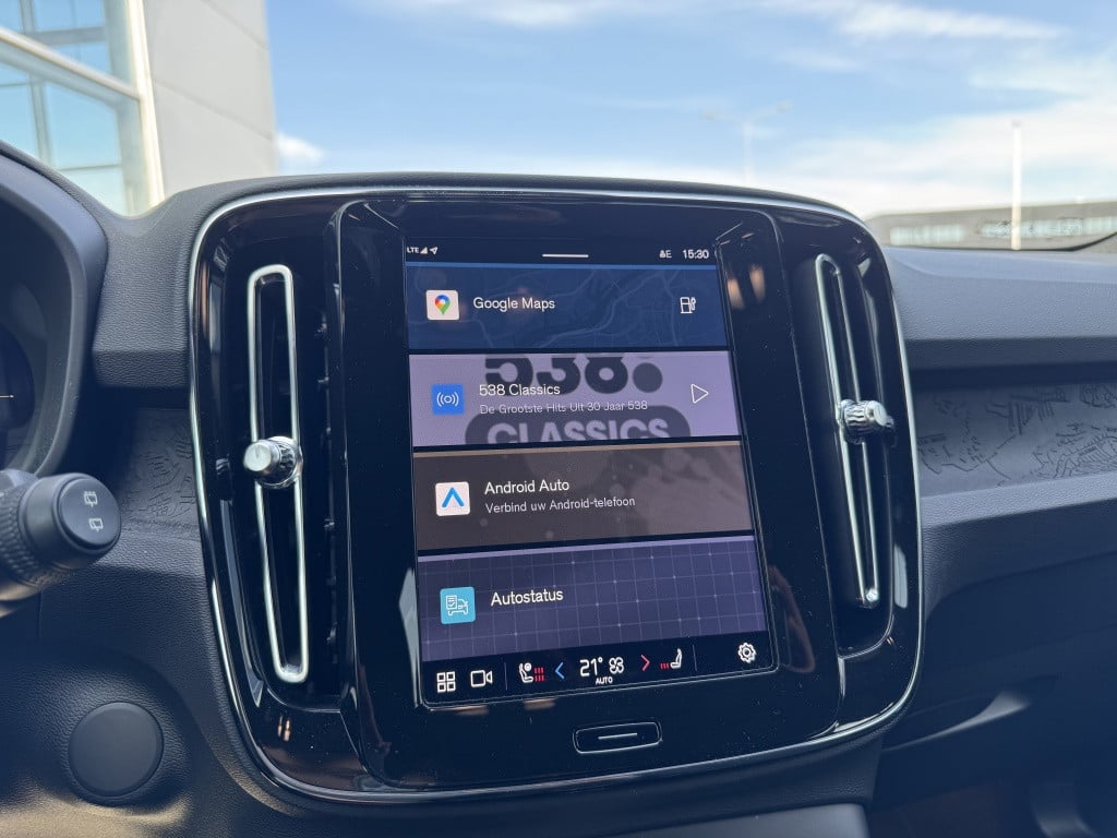 Volvo XC40 extended plus 252pk 82 kwh| trekhaak| adap.criuise| stoel.verw|