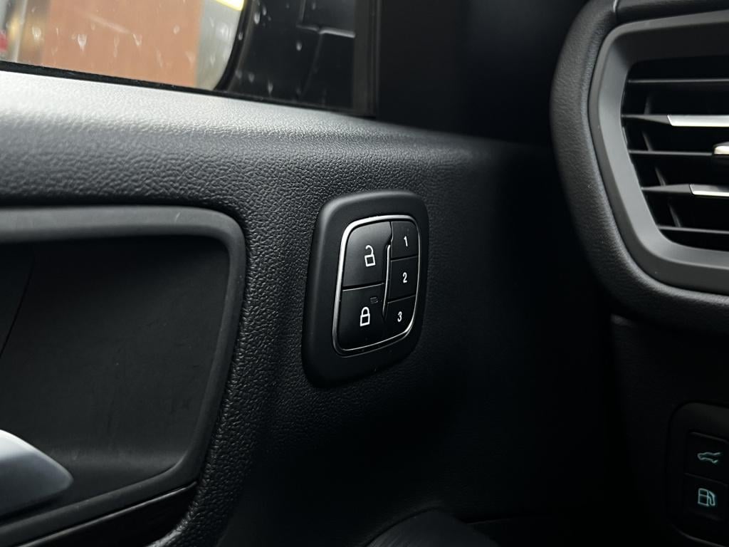 Ford Kuga 2.5 phev vignale 225 pk | electrisch wegklapbare trekhaak | 20 in